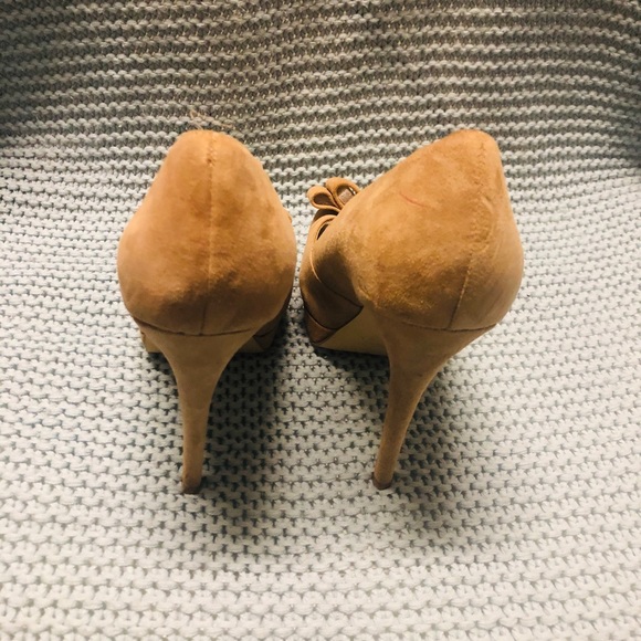 Brand new tan suede peep toes - Picture 3 of 6